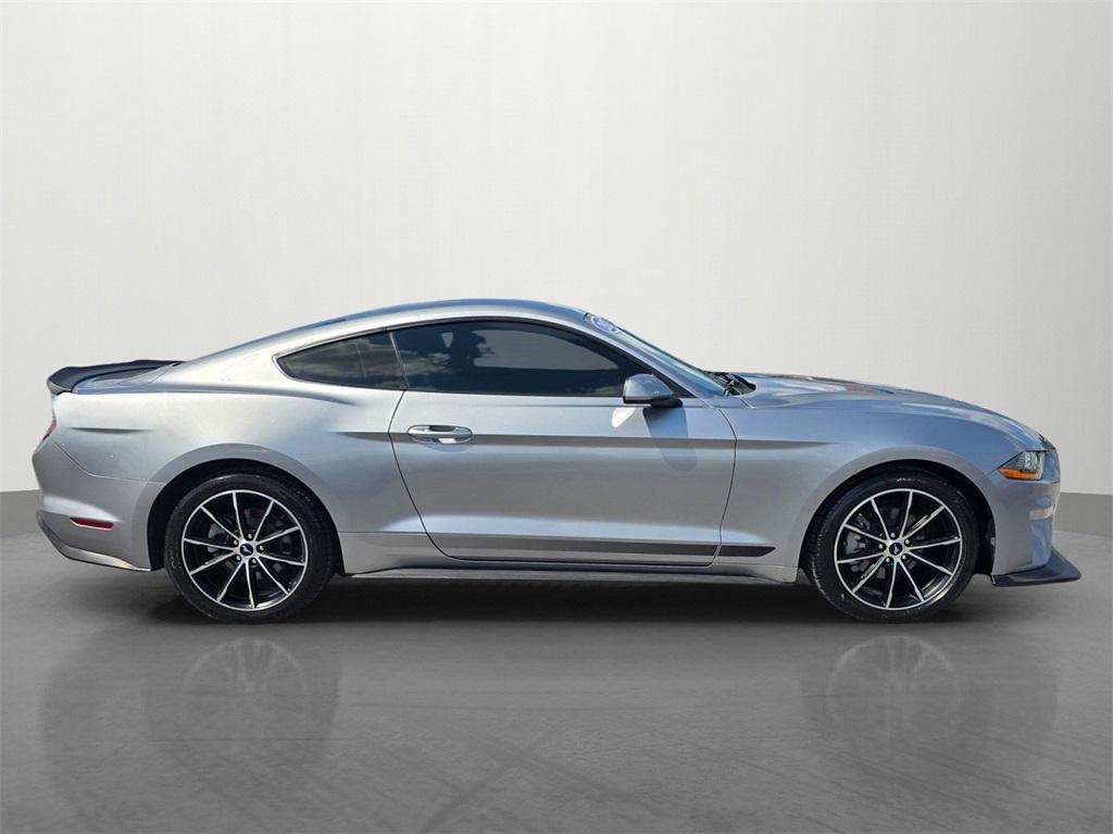 2021 Ford Mustang EcoBoost photo 4