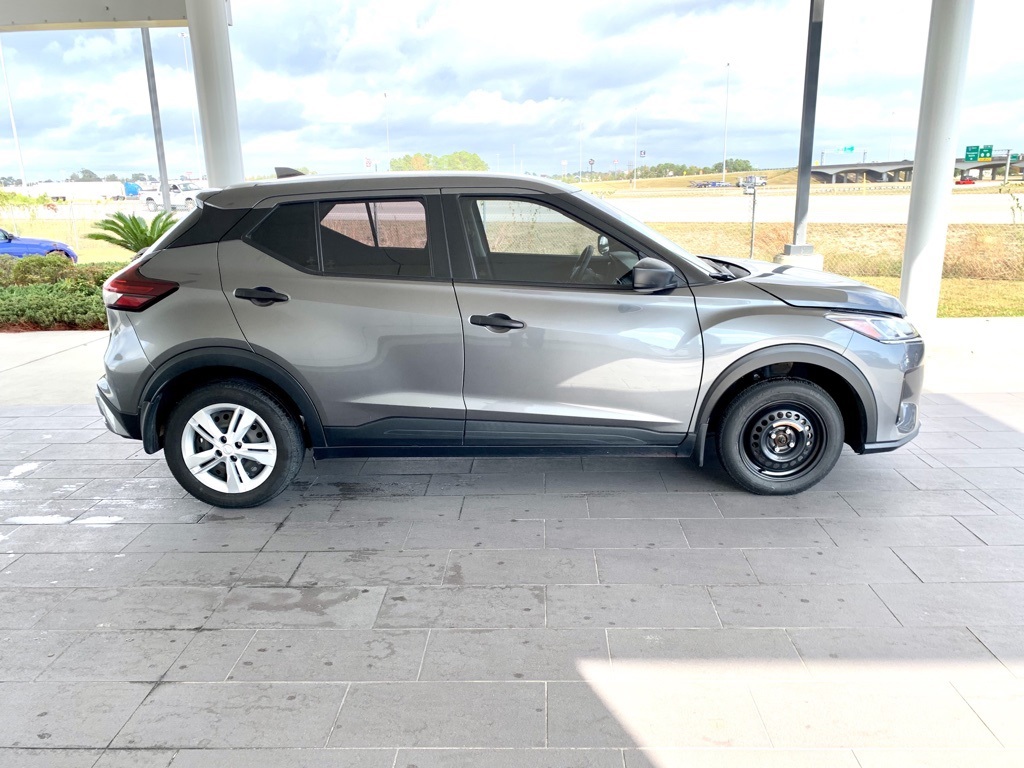 2024 Nissan Kicks S photo 4