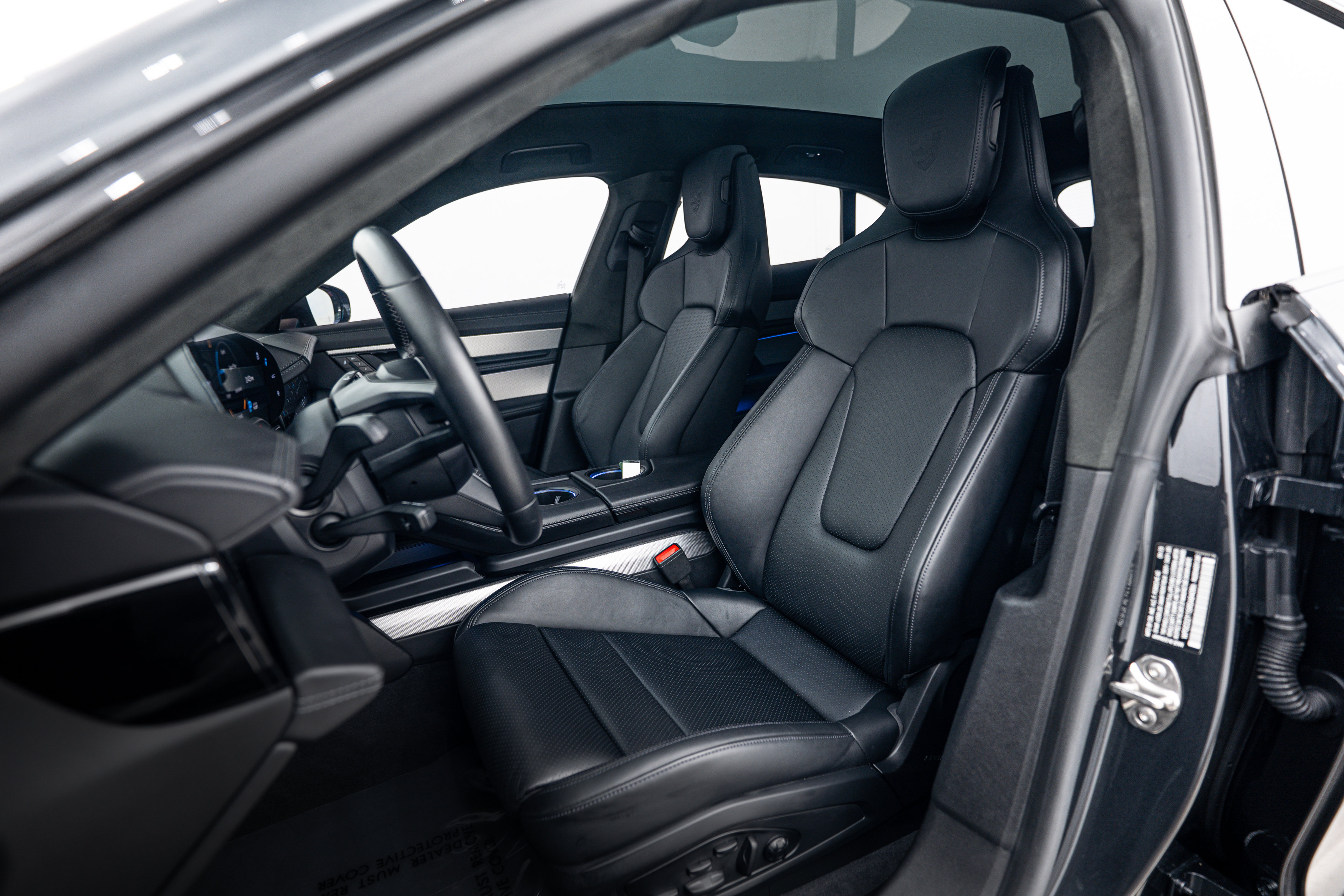 2024 Porsche Taycan GTS Sport Turismo photo 2