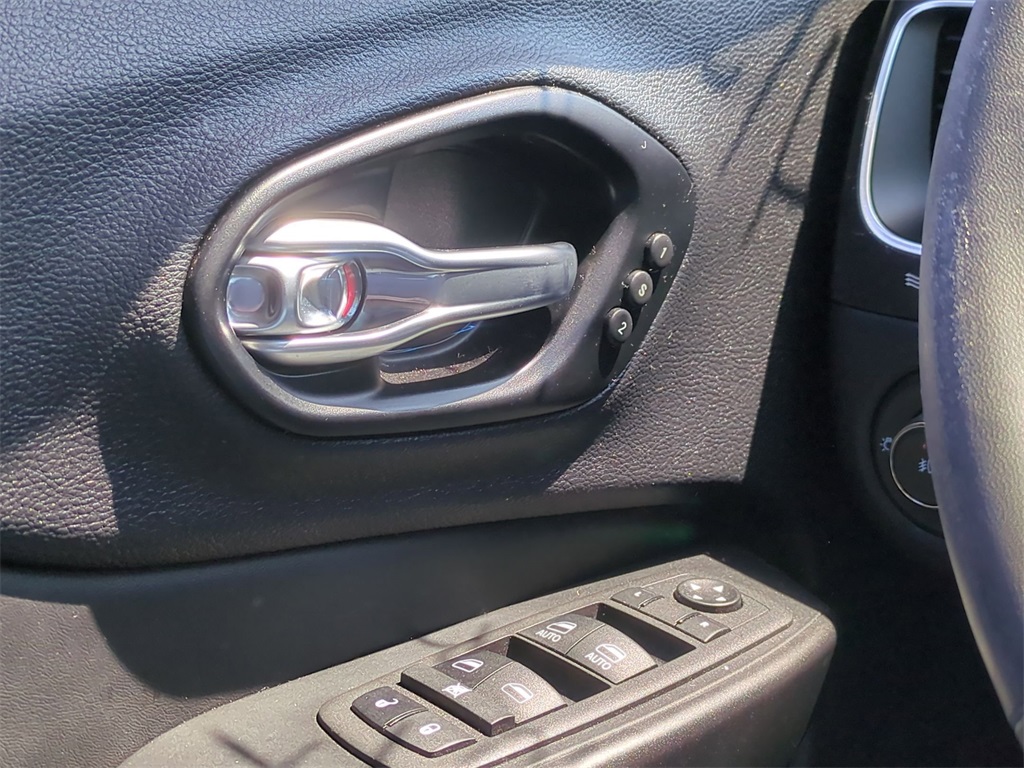 2022 Jeep Cherokee Trailhawk photo 32