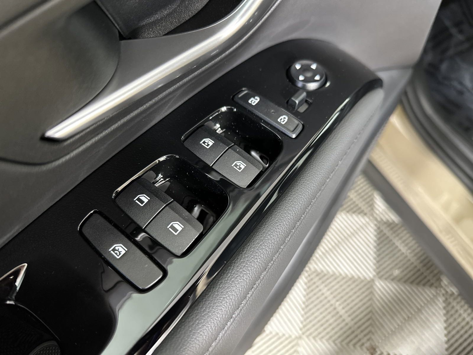 New 2024 Hyundai SANTA CRUZ Limited Crew Cab Pickup in Davenport 