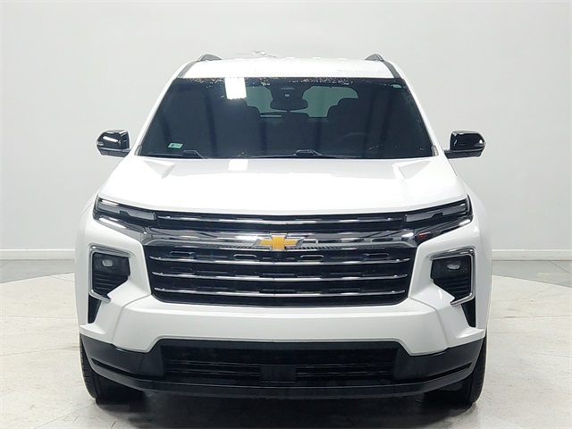 2024 Chevrolet Traverse photo 2