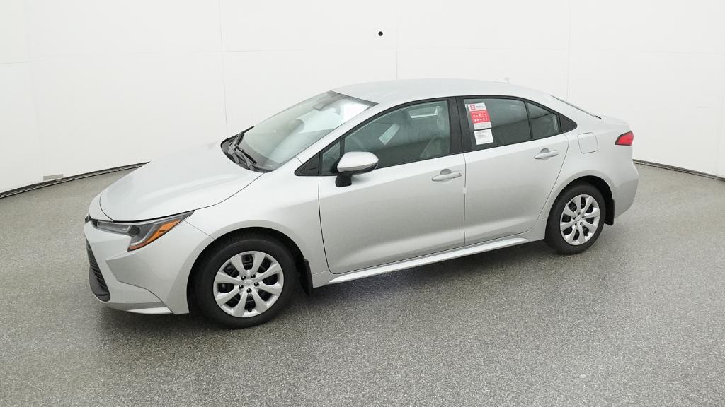 2025 Toyota Corolla LE photo 4