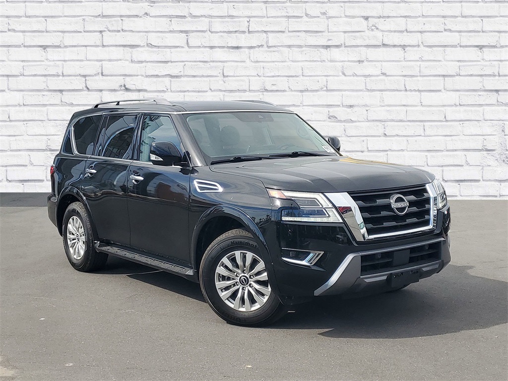 2023 Nissan Armada SV's photo