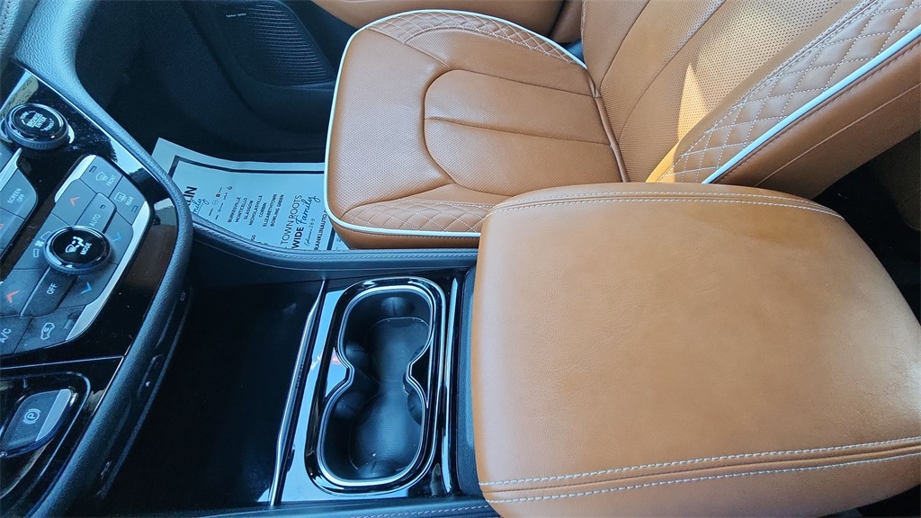 2024 Chrysler Pacifica Pinnacle photo 24