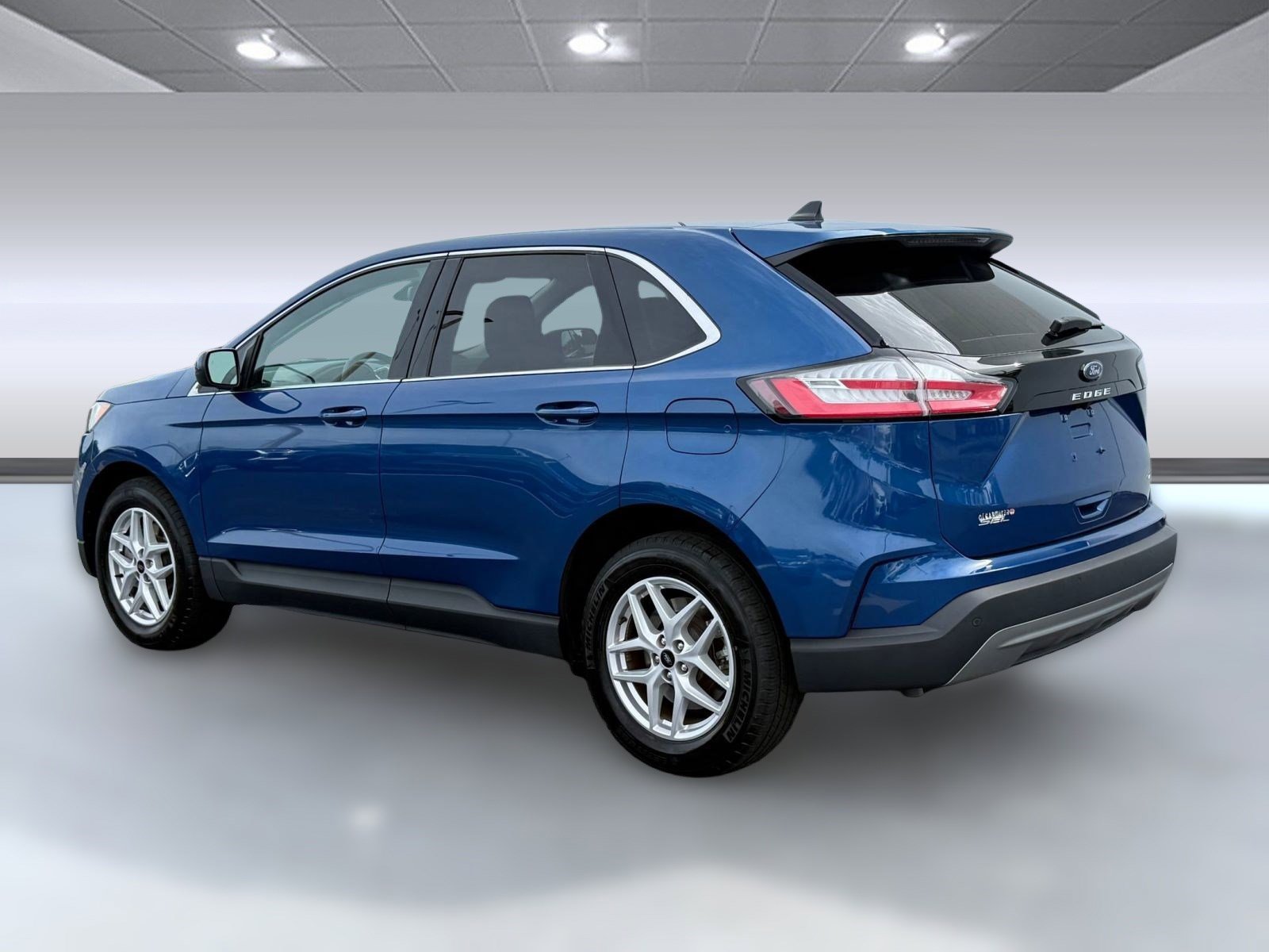 2024 Ford Edge SEL photo 2