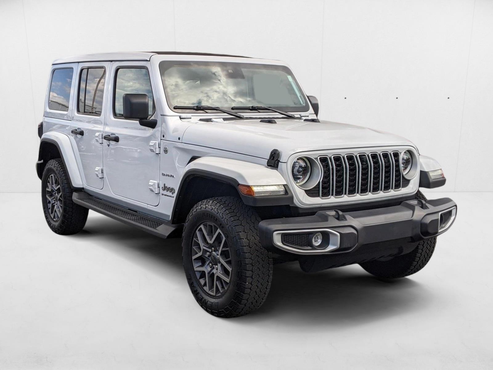2024 Jeep Wrangler Sahara photo 3