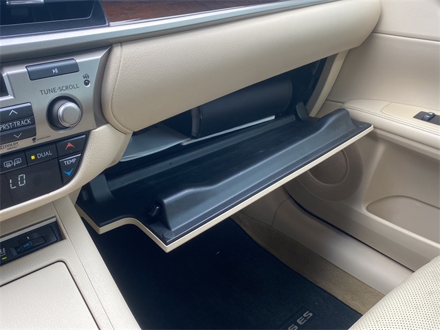 2013 Lexus ES 350 photo 30