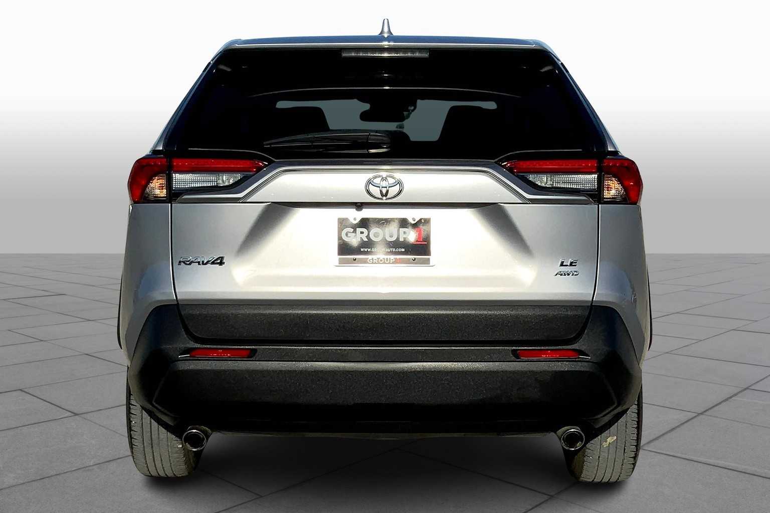 2024 Toyota RAV4 LE photo 2