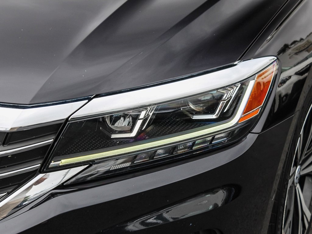 2020 Volkswagen Passat 2.0T SEL photo 3