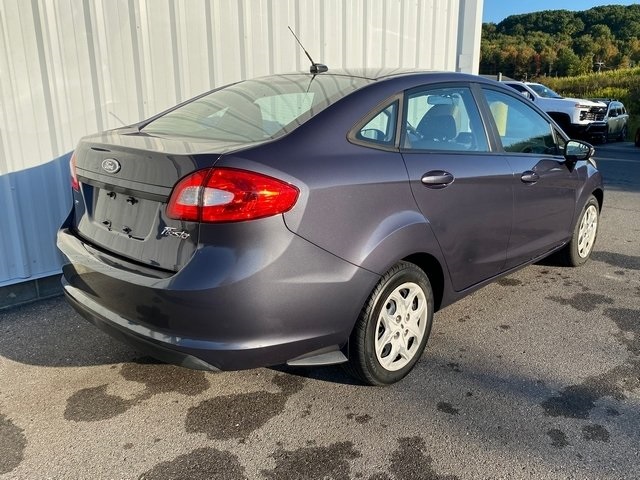 2013 Ford Fiesta SE photo 4
