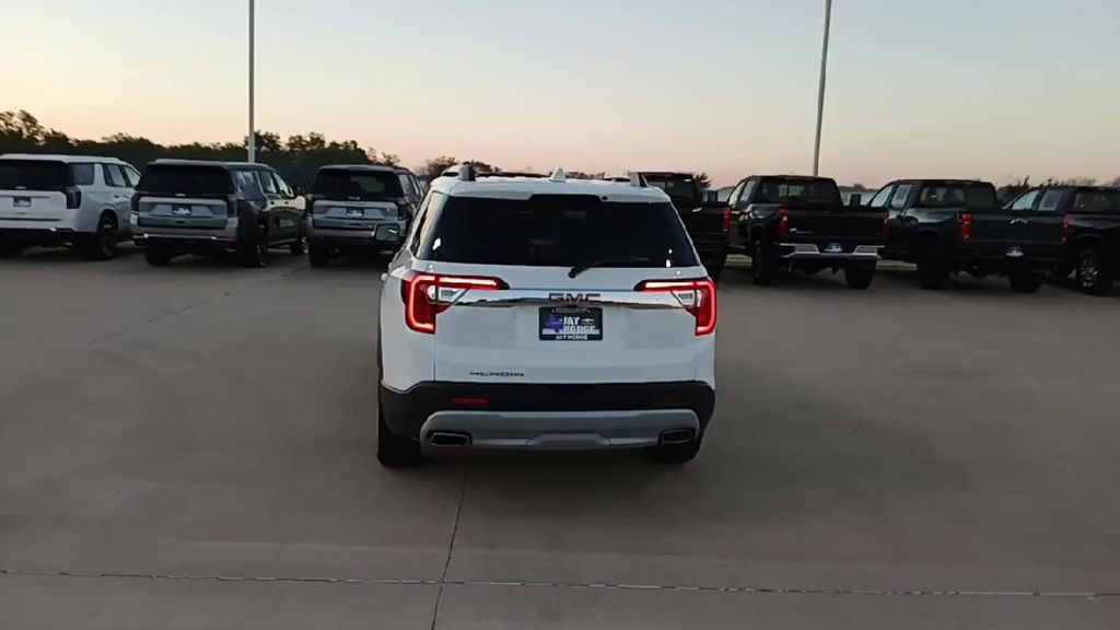 2023 Gmc Acadia SLE photo 3