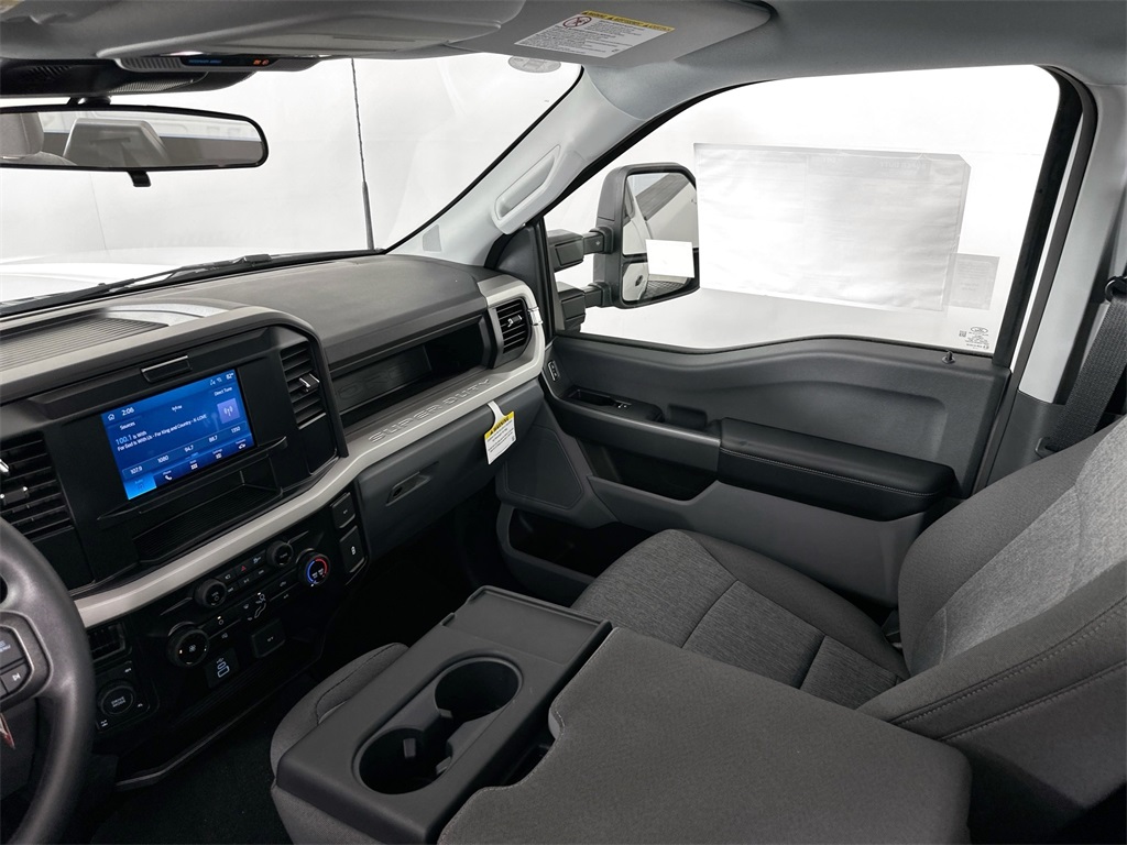 2025 Ford F-250 photo 20