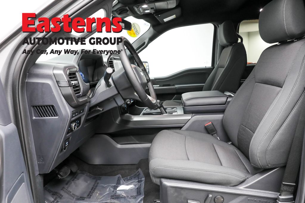 2024 Ford F-150 XLT photo 13