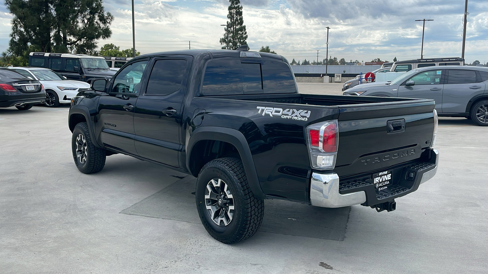 2023 Toyota Tacoma TRD Off-Road V6 photo 3