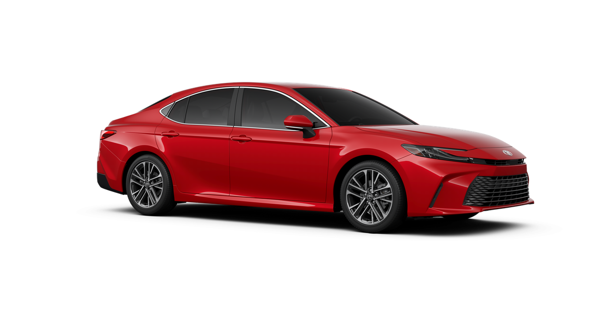 2025 Toyota Camry XLE photo 14