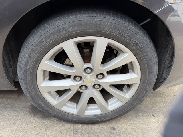 2013 Chevrolet Malibu 2LT photo 3