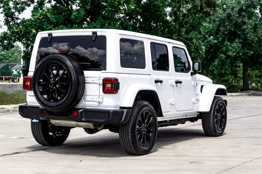 2024 Jeep Wrangler Sahara 4xe photo 5