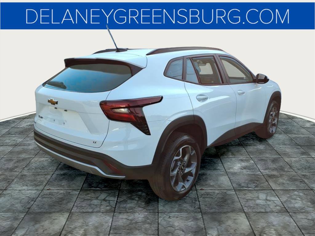 2025 Chevrolet Trax LT photo 3