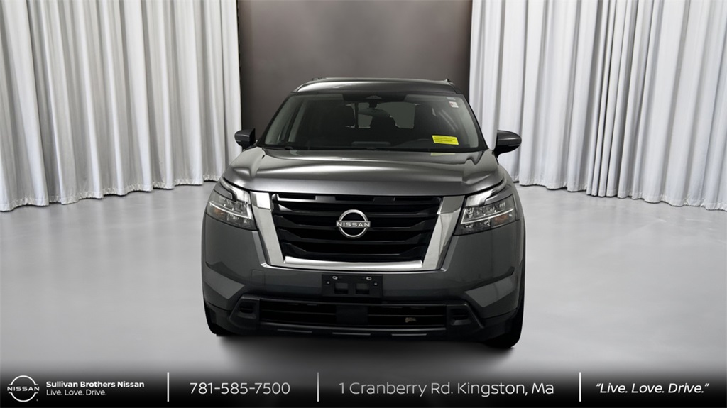 2022 Nissan Pathfinder SV photo 2