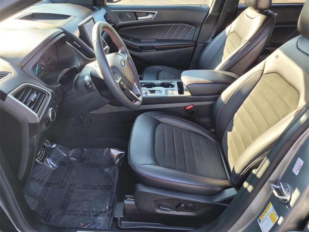 2024 Ford Edge ST photo 11