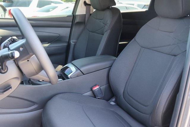 New 2025 Gray Hyundai SE FWD image 8