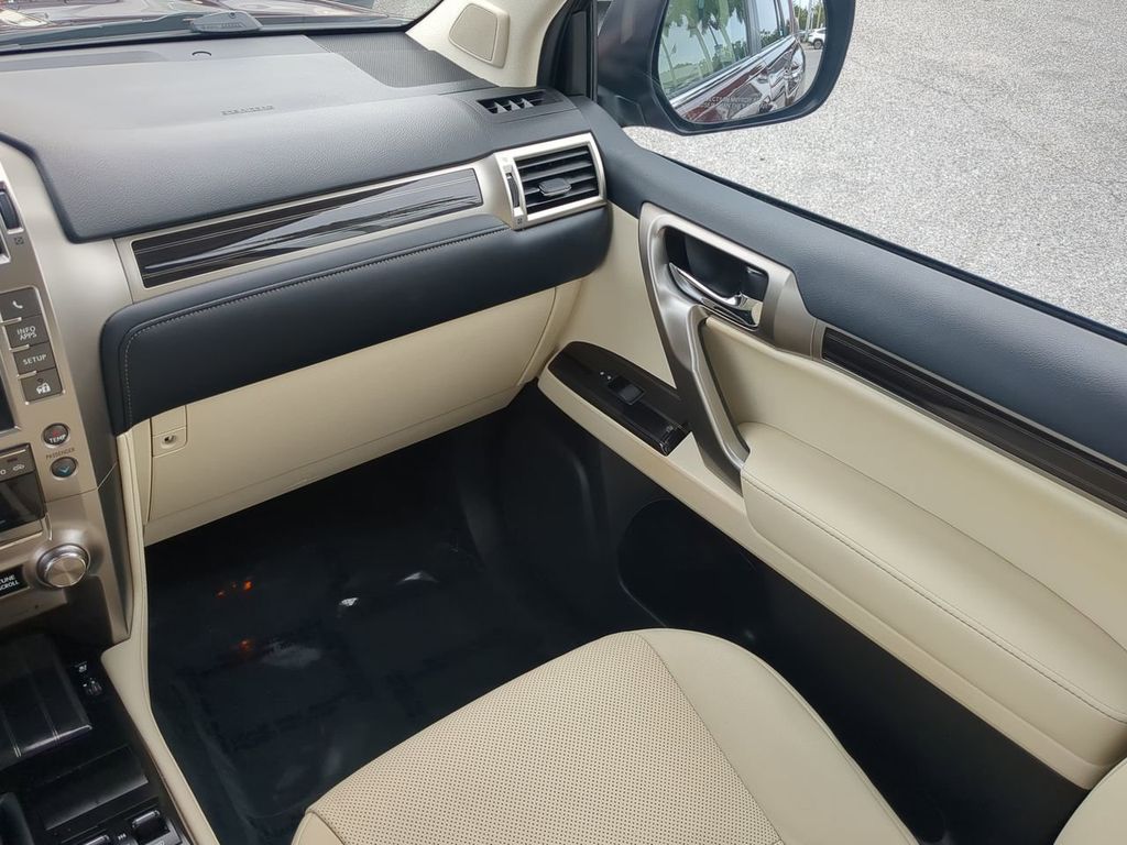 2021 Lexus GX 460 Premium photo 16