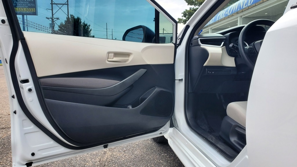 2022 Toyota Corolla LE photo 12