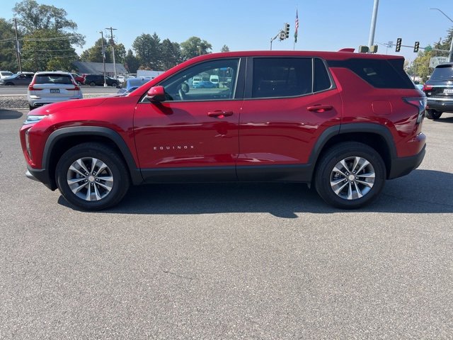 2025 Chevrolet Equinox LT photo 2