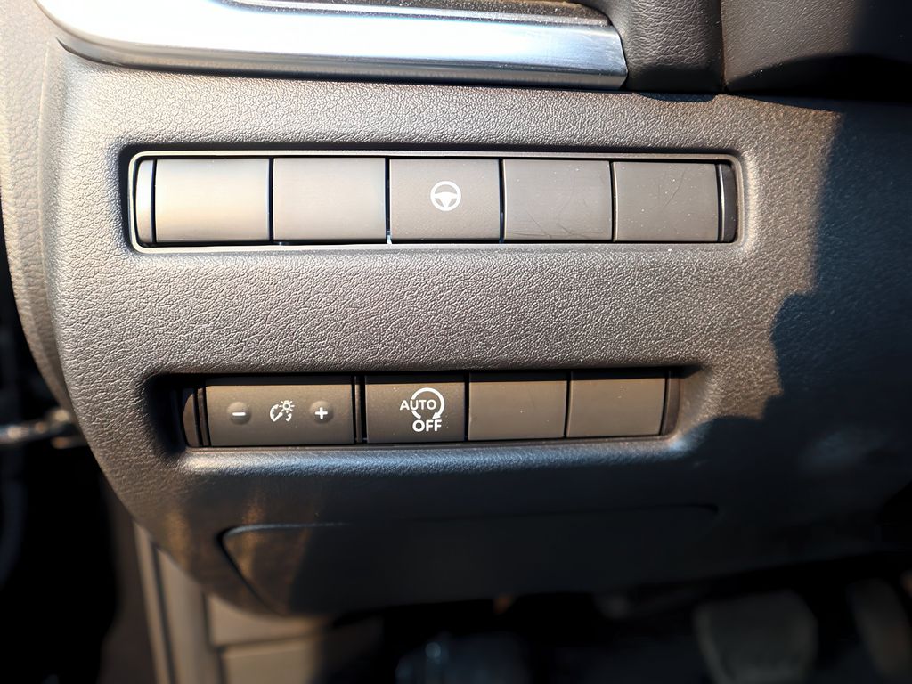 2023 Nissan Rogue SV photo 14