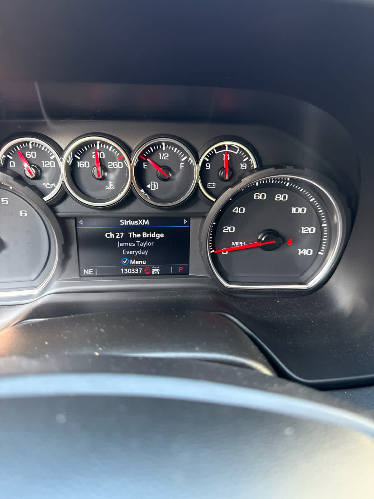 2021 Chevrolet Suburban RST photo 12