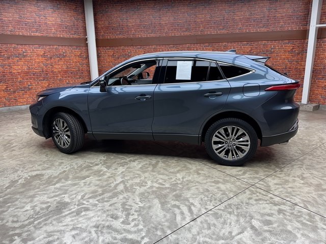 2023 Toyota Venza Limited photo 2