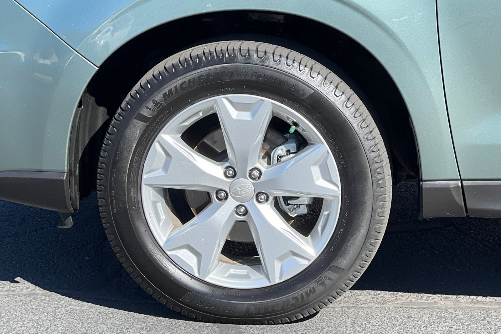 2016 Subaru Forester 2.5i Premium photo 22