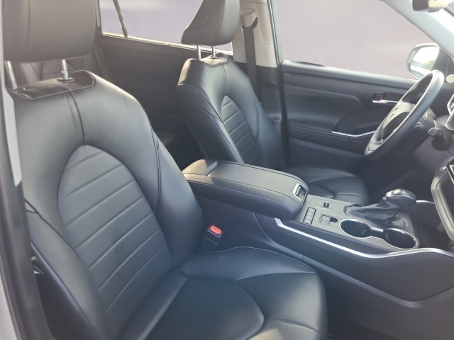 2022 Toyota Highlander XLE photo 15