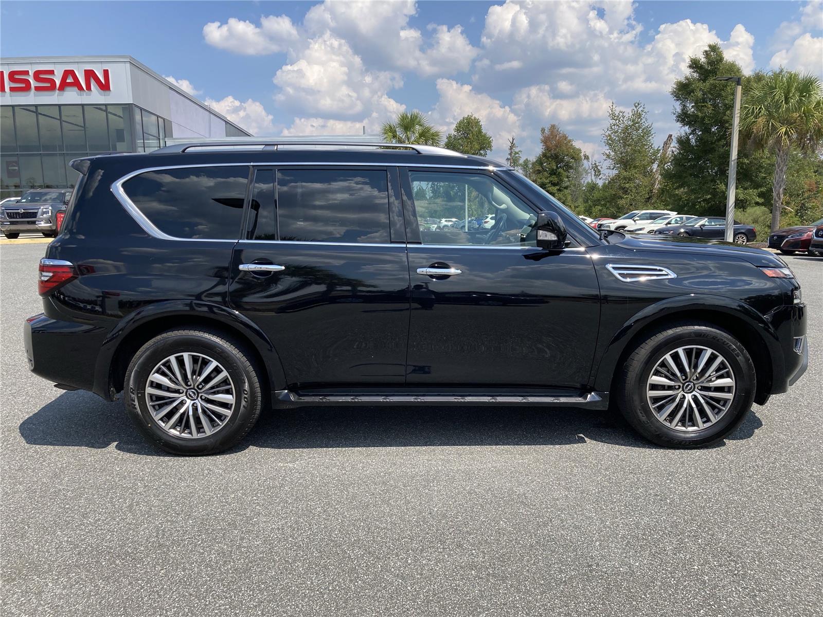 2023 Nissan Armada SL photo 7