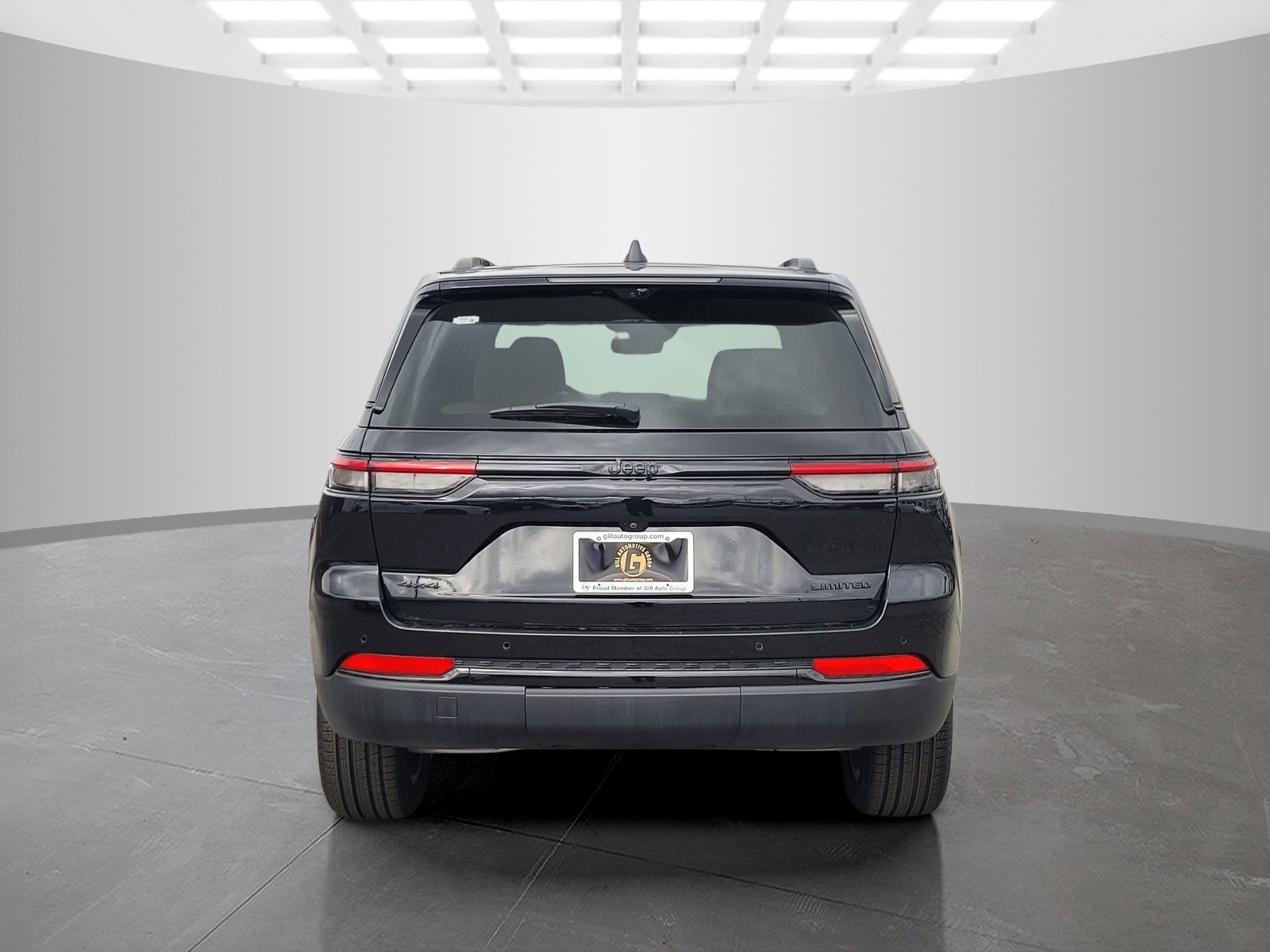 2025 Jeep Grand Cherokee Limited photo 4