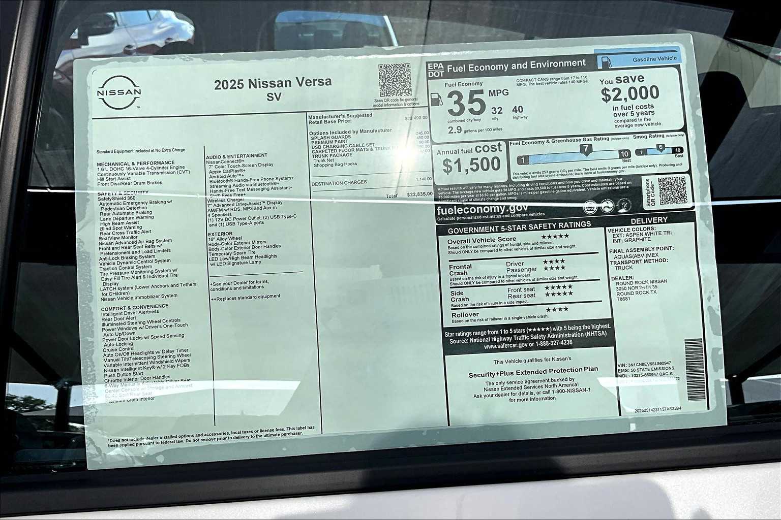 2025 Nissan Versa SV photo 17