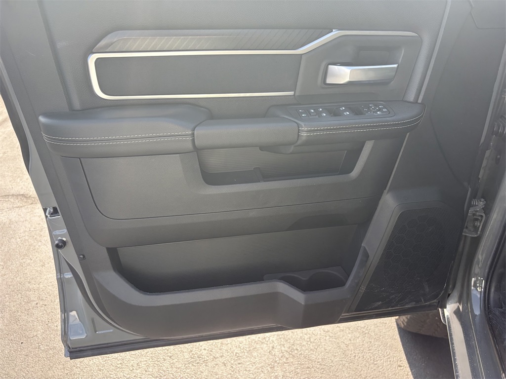 2026 Ram 2500 Big Horn photo 10