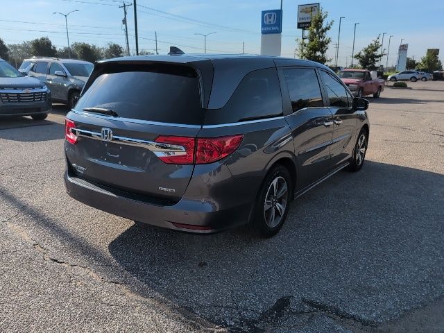 2019 Honda Odyssey Touring photo 4