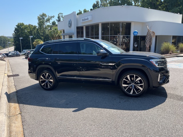 2026 Volkswagen Atlas SEL Premium R-Line photo 2