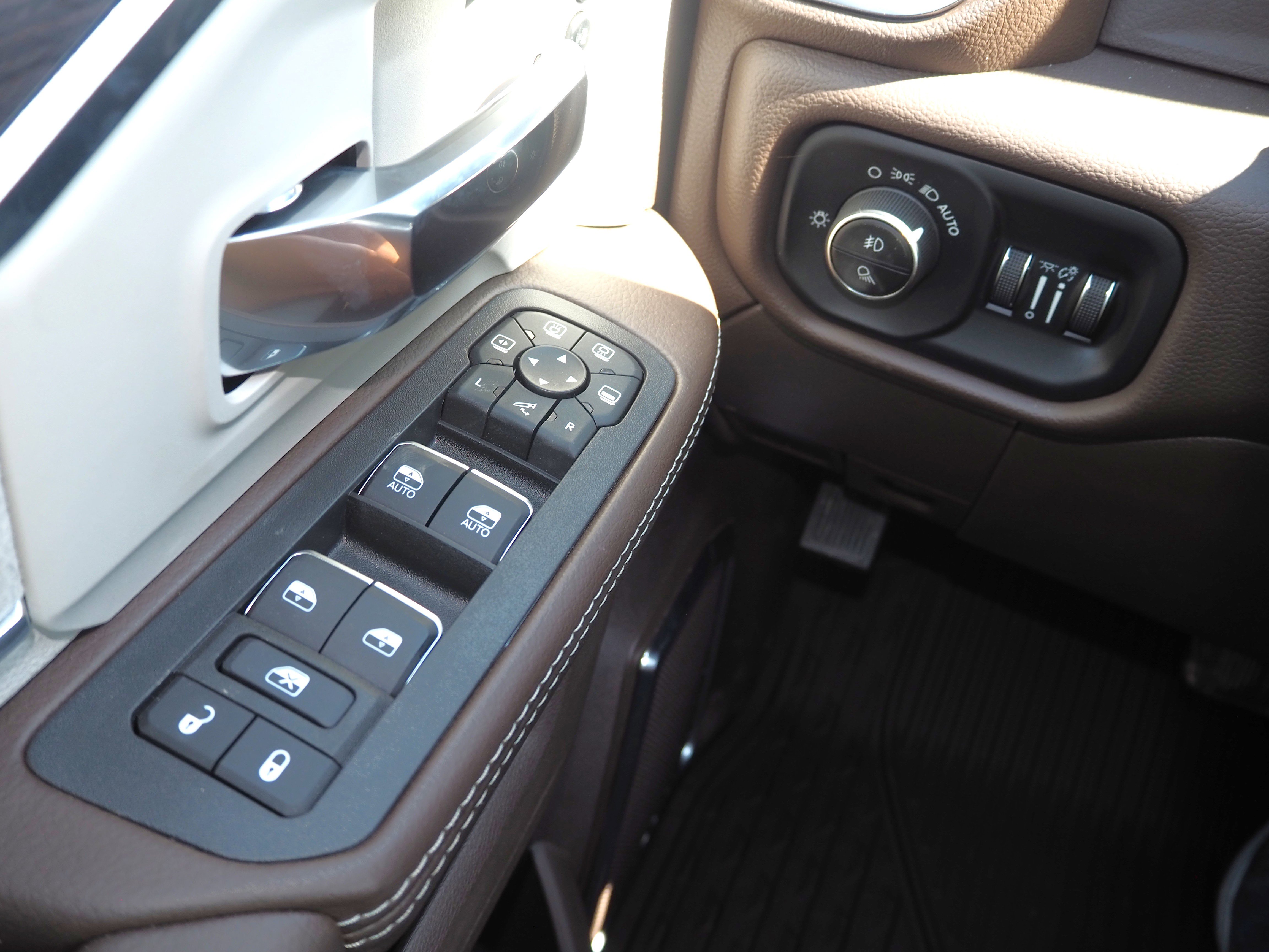 2026 Ram 3500 Laramie photo 3