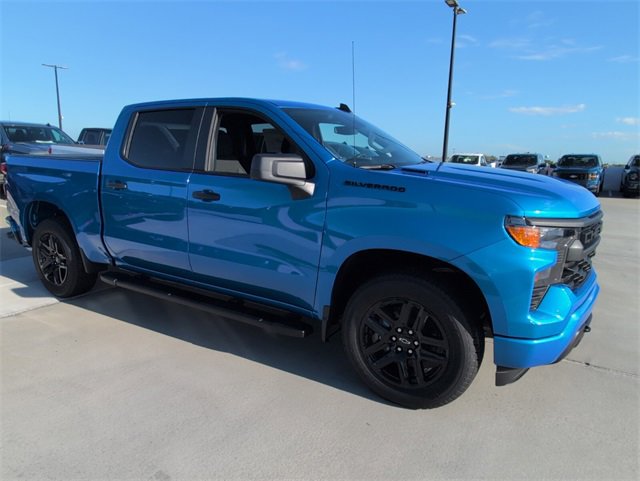 2026 Chevrolet Silverado Custom photo 2