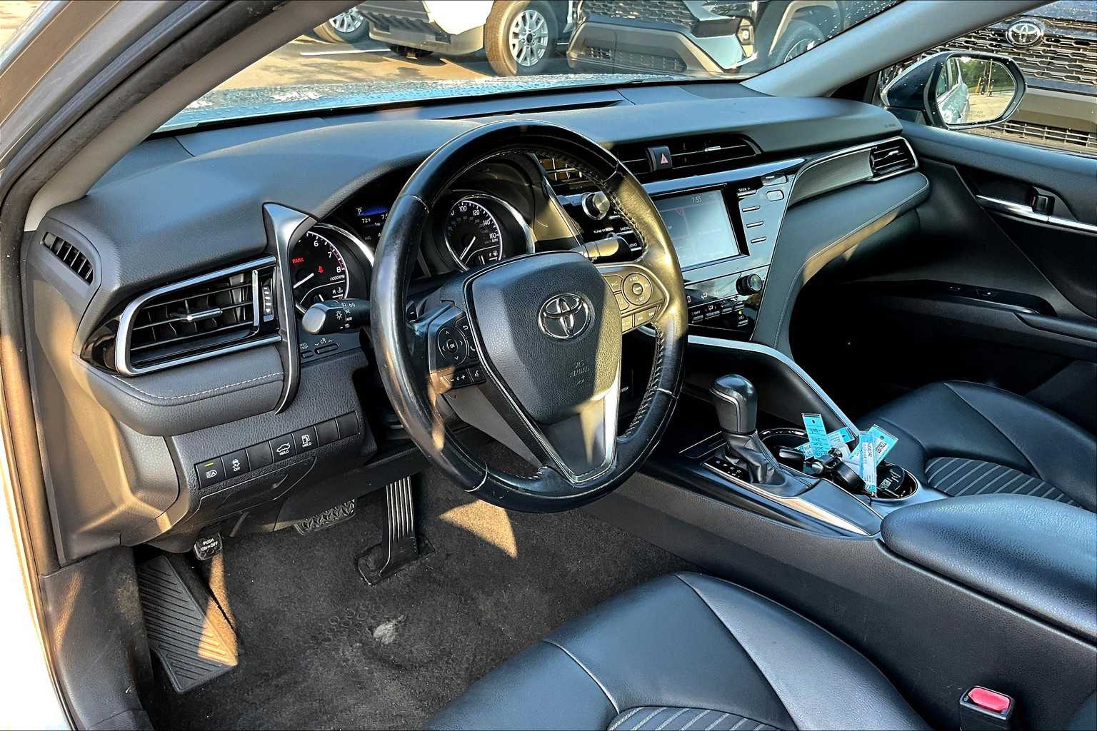 2019 Toyota Camry SE photo 15