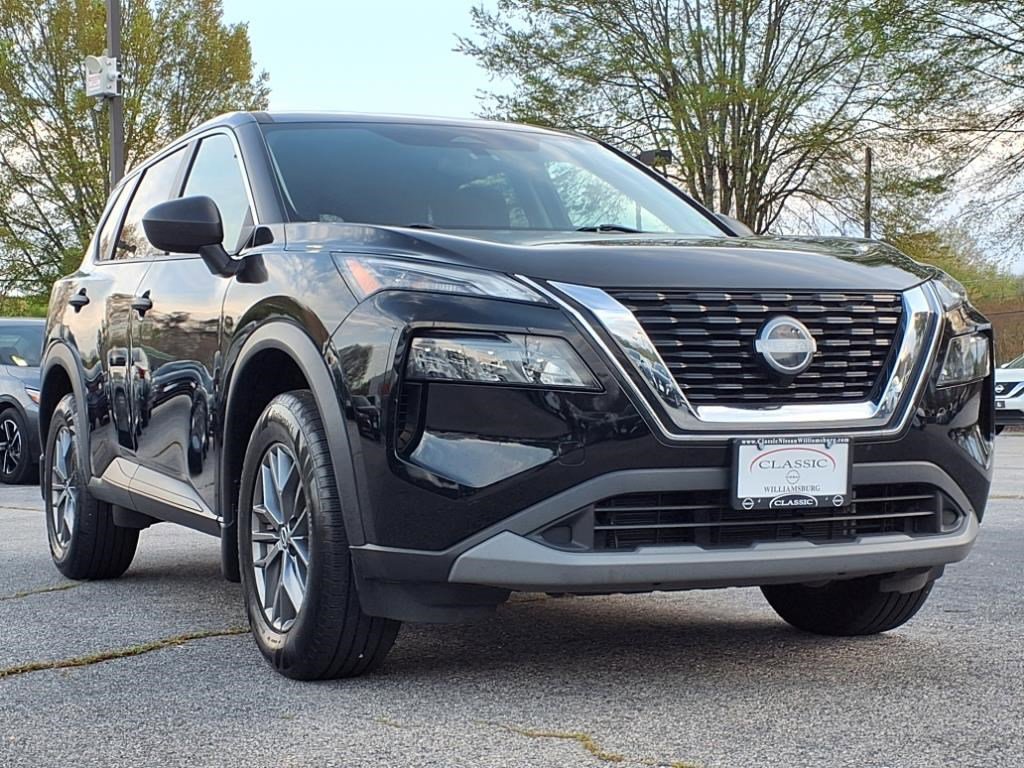 2022 Nissan Rogue S photo 2