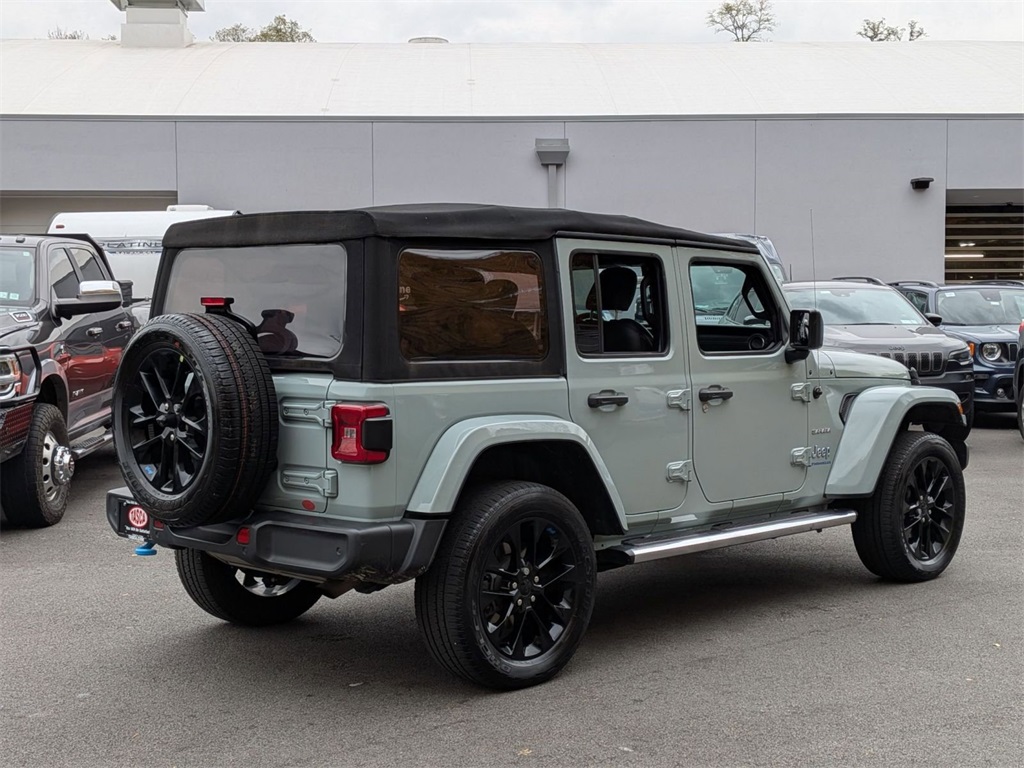 2023 Jeep Wrangler Sahara 4xe photo 3