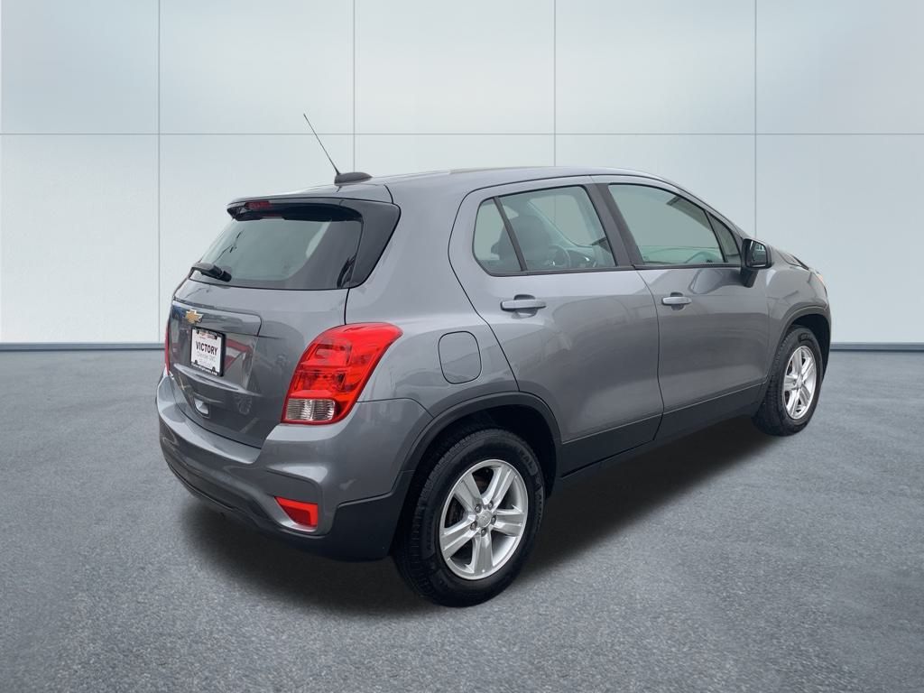 2020 Chevrolet Trax LS photo 3