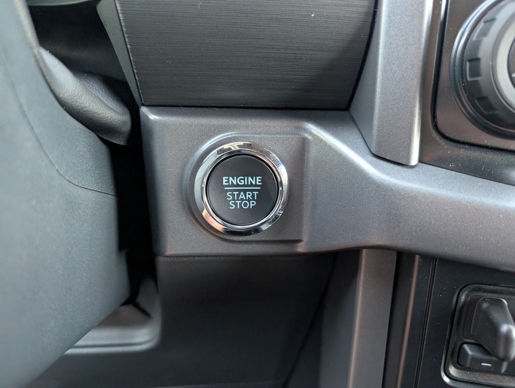 2025 Ford F-150 XLT photo 10