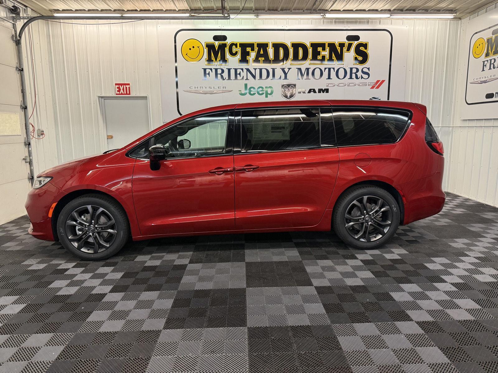2026 Chrysler Pacifica photo 38
