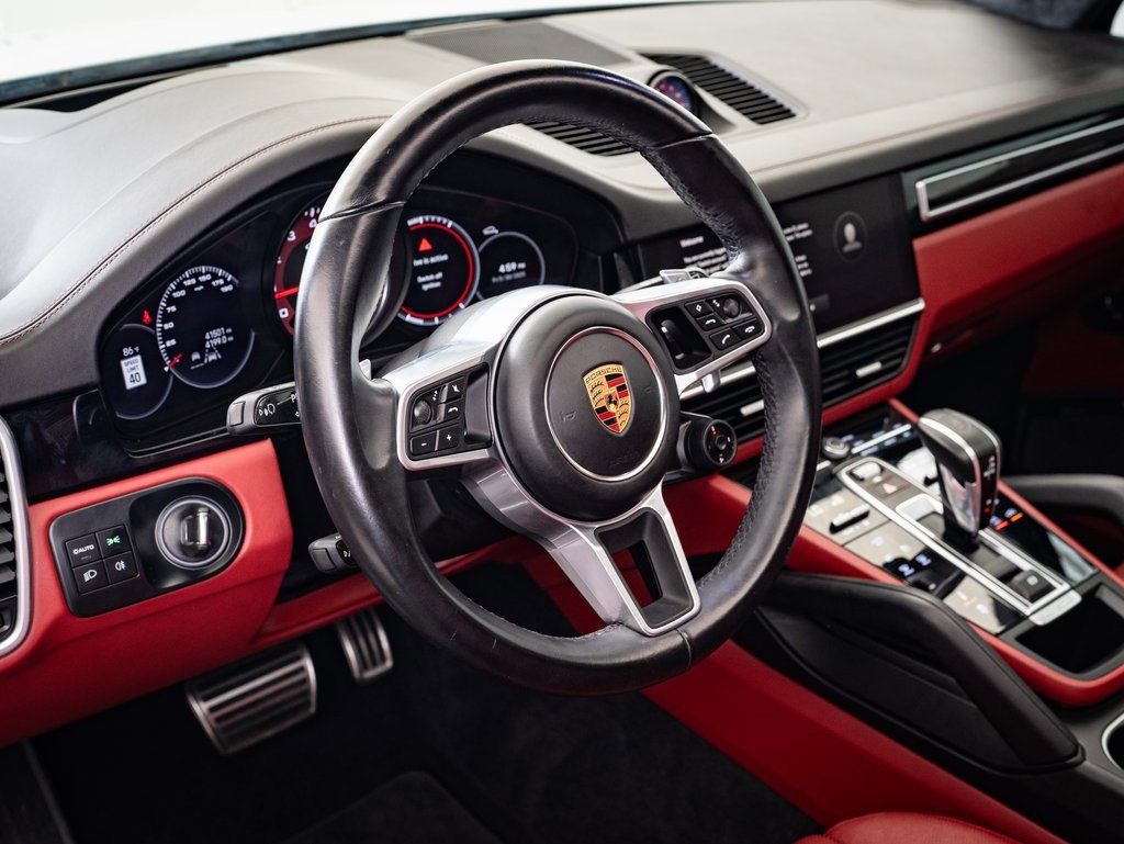 2022 Porsche Cayenne GTS photo 4