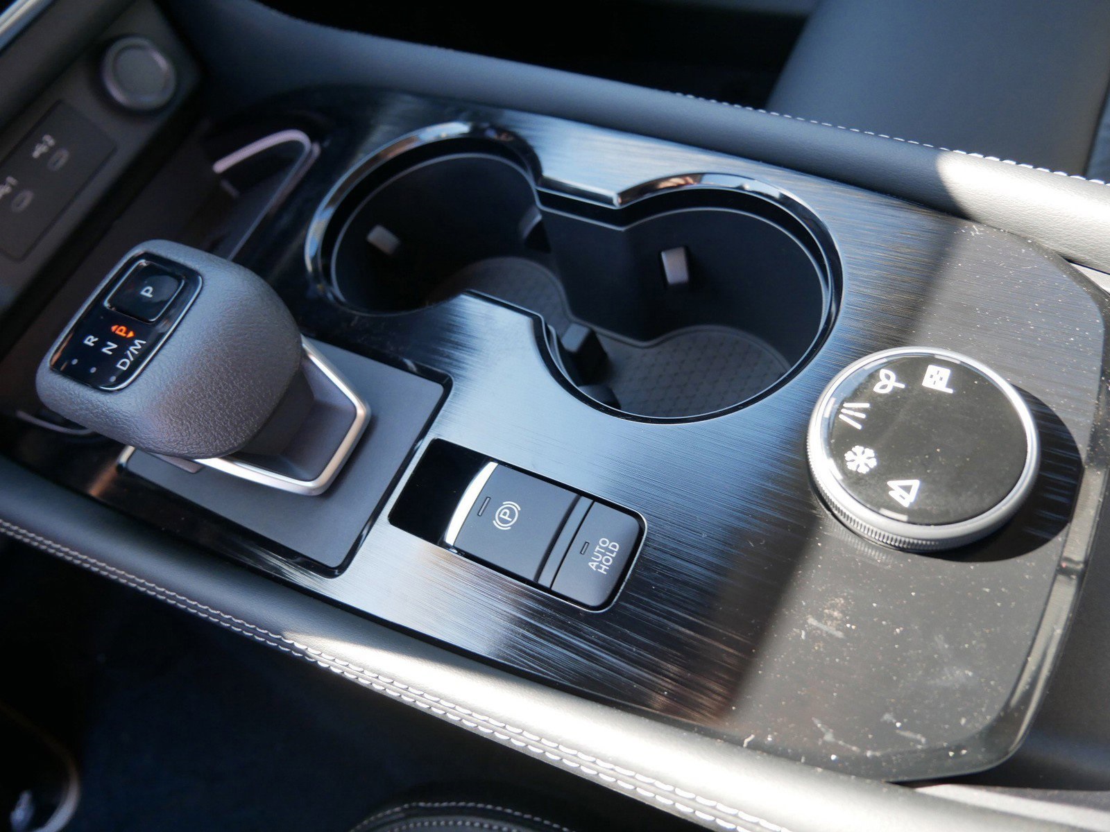 2026 Nissan Rogue Platinum photo 9